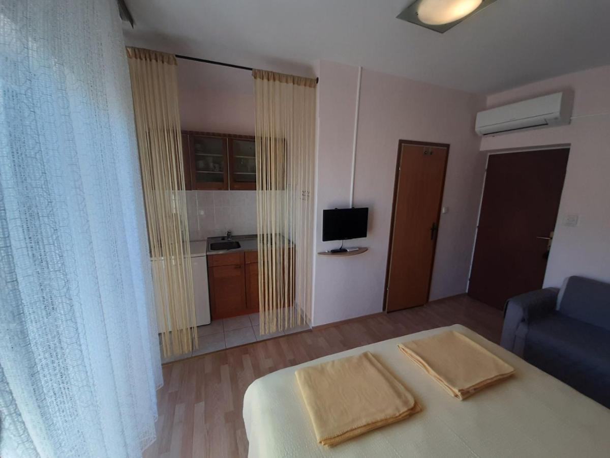Apartment Spanjol Anka Раб Екстериор снимка