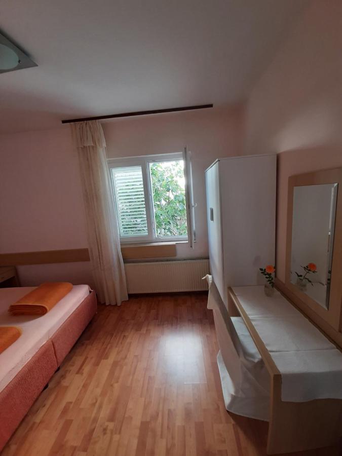 Apartment Spanjol Anka Раб Екстериор снимка