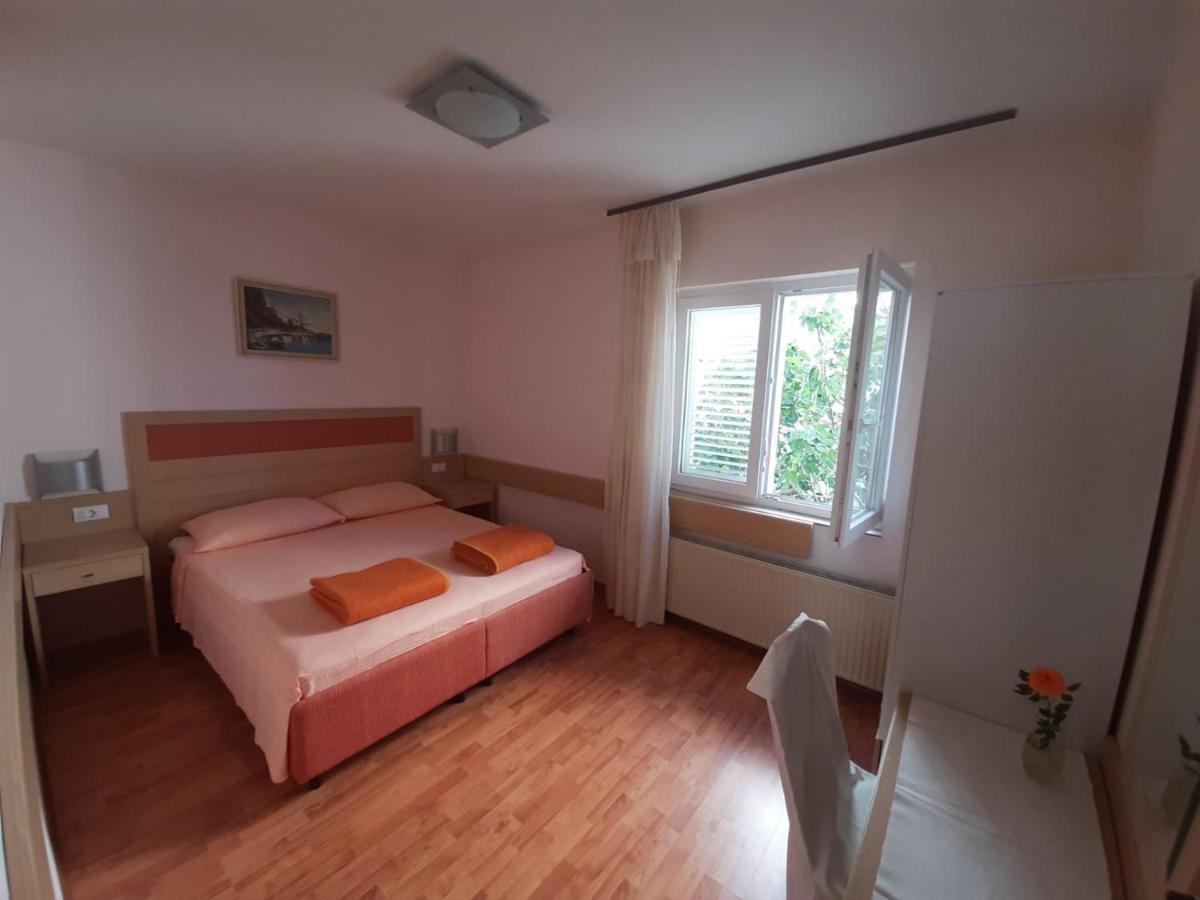 Apartment Spanjol Anka Раб Екстериор снимка