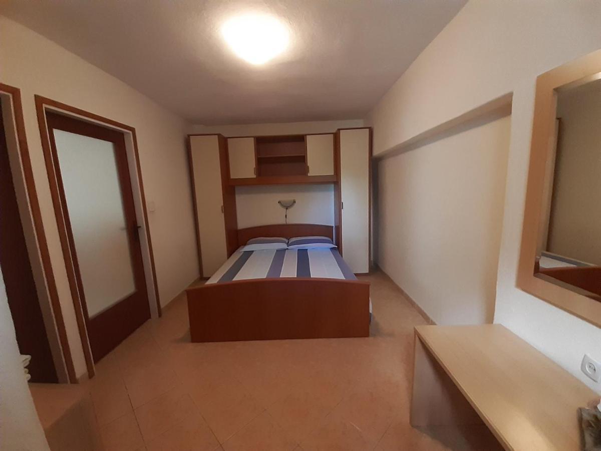 Apartment Spanjol Anka Раб Екстериор снимка