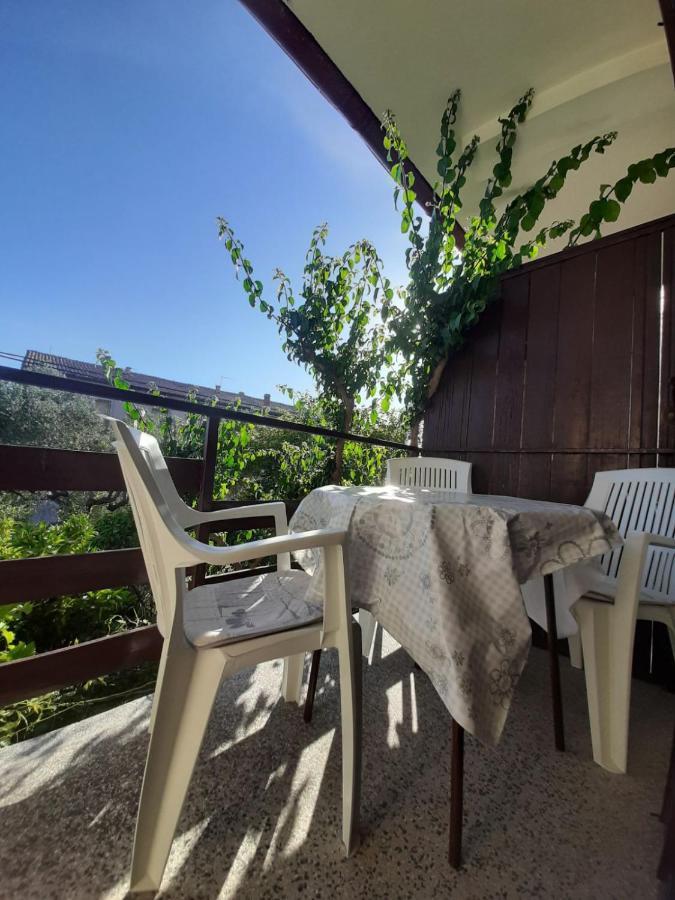 Apartment Spanjol Anka Раб Екстериор снимка